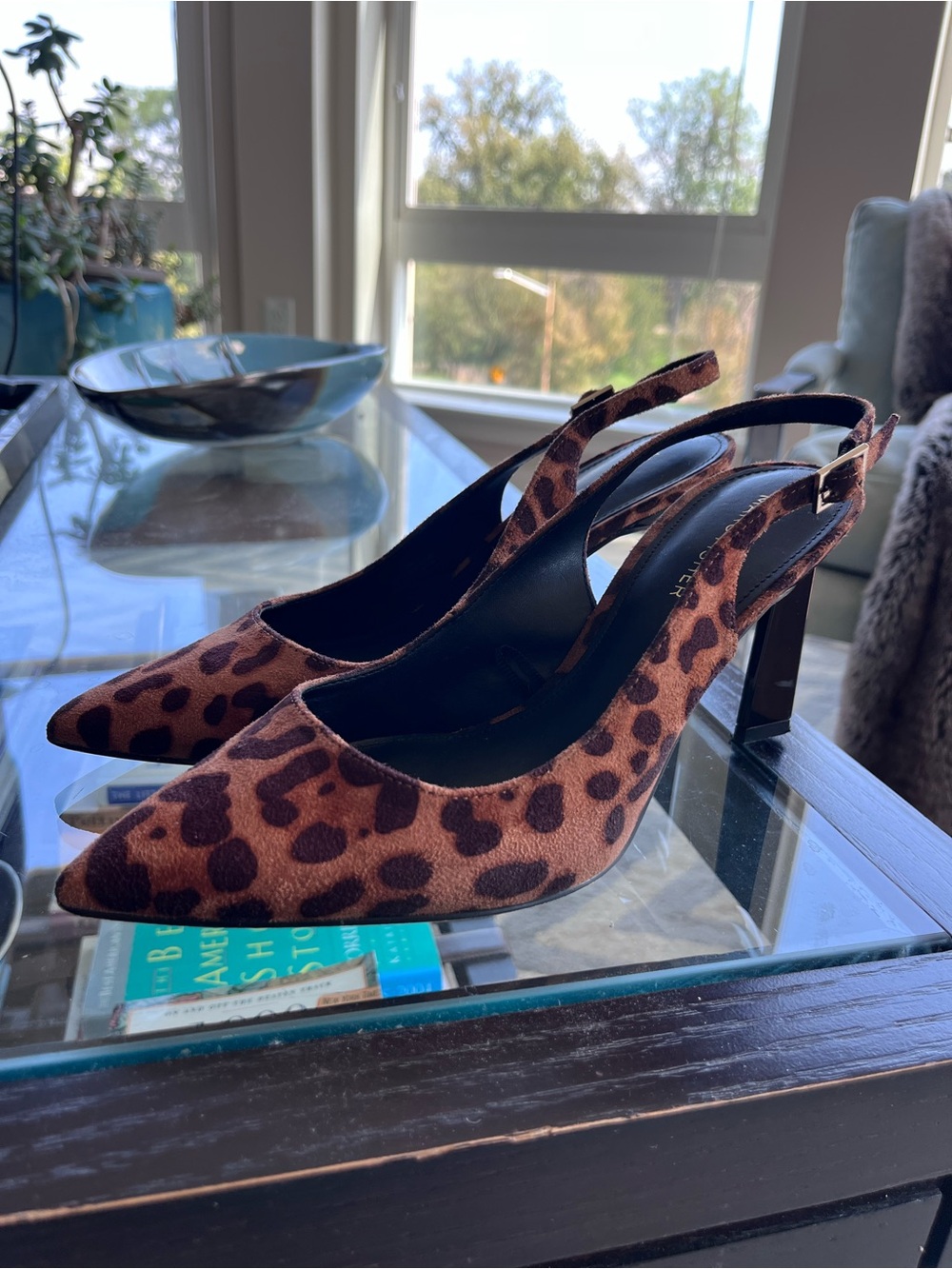 Marc Fisher Leopard print slingbacks with glossy architectural heel - great cond